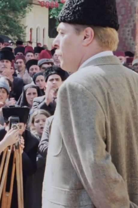 Republic: Mustafa Kemal Pasha and Uşşakizade Latife Hanım got married.